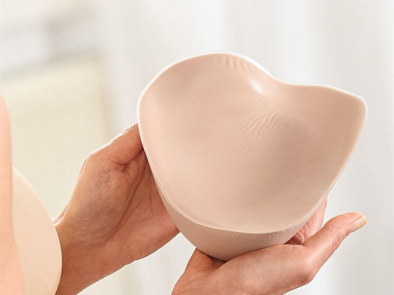 Custom + Brustprothese nach Maß aus InTouch Silikon © Amoena